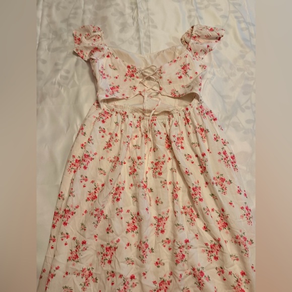Hollister Cream and Pink Floral Maxi Dress - Picture 4 of 6